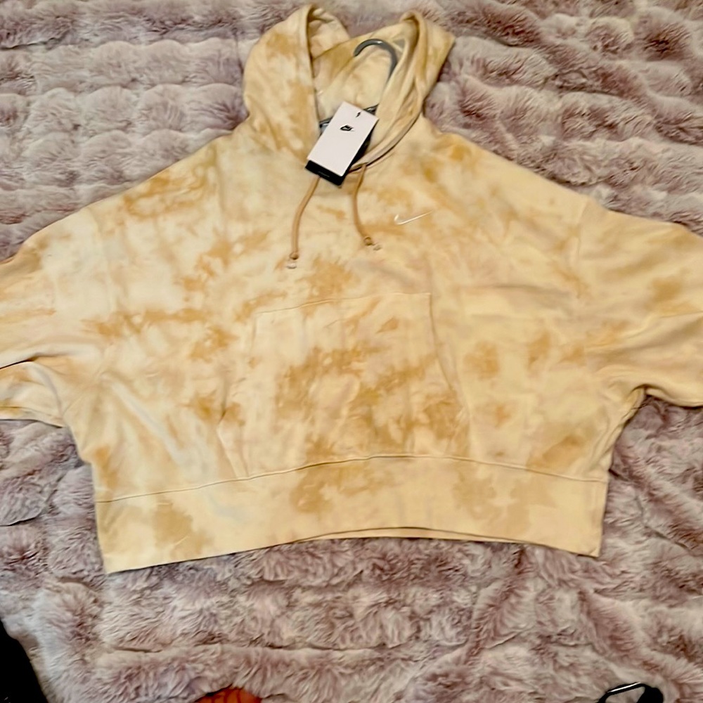 Nike Women’s cropped hoodie